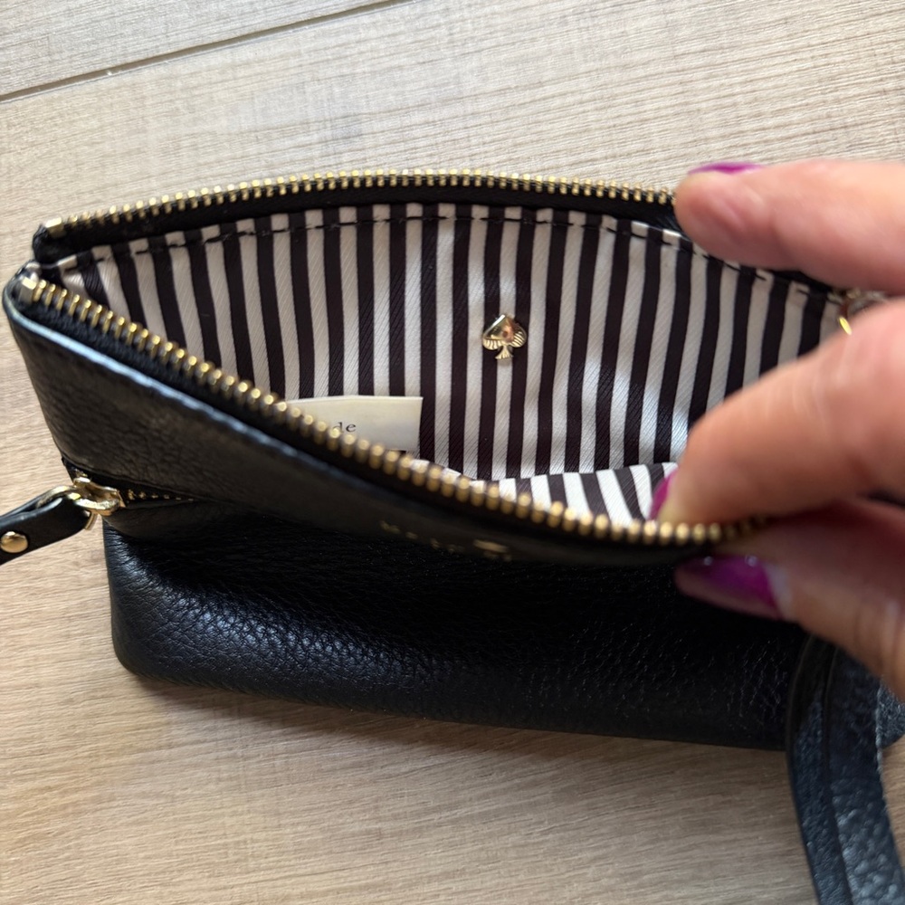 Kate Spade Black Leather Wristlet Pebbled 6.5x4” 2 Zip Compartments - Picture 8 of 13